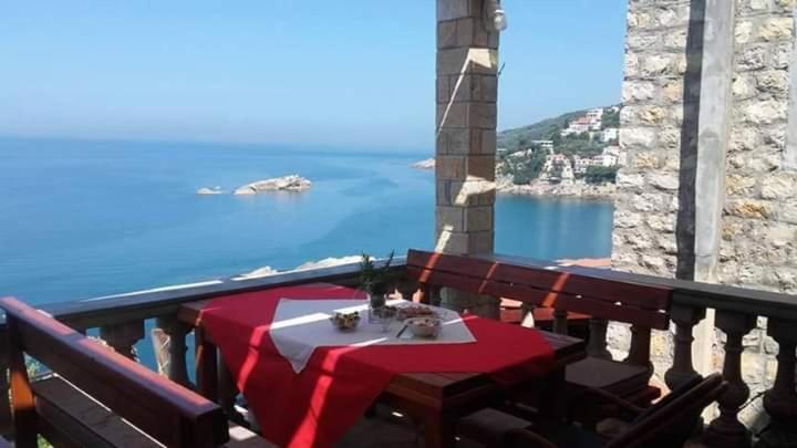 Guest House Naser Ulcinj Exterior photo