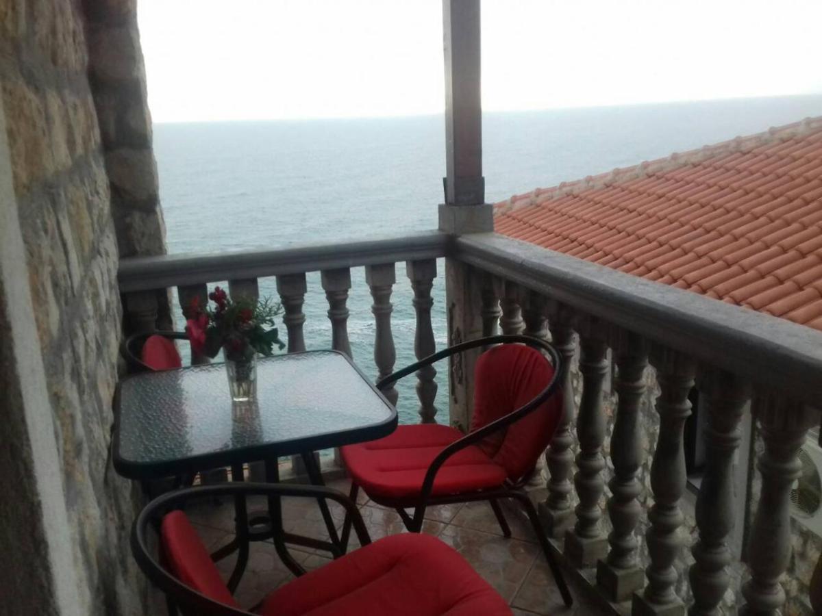 Guest House Naser Ulcinj Exterior photo